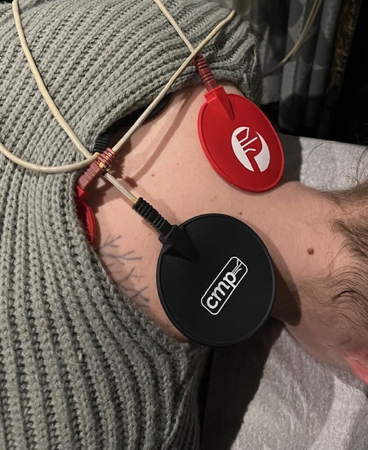 electro muscle stimulation on the neck